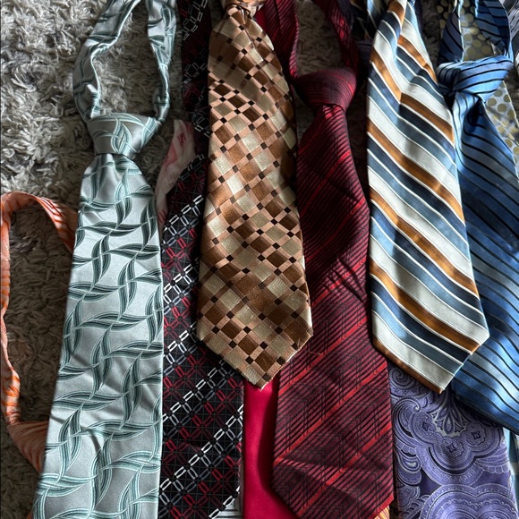 Assorted Men's Neckties - Multi-Color Set - Picture 3 of 7